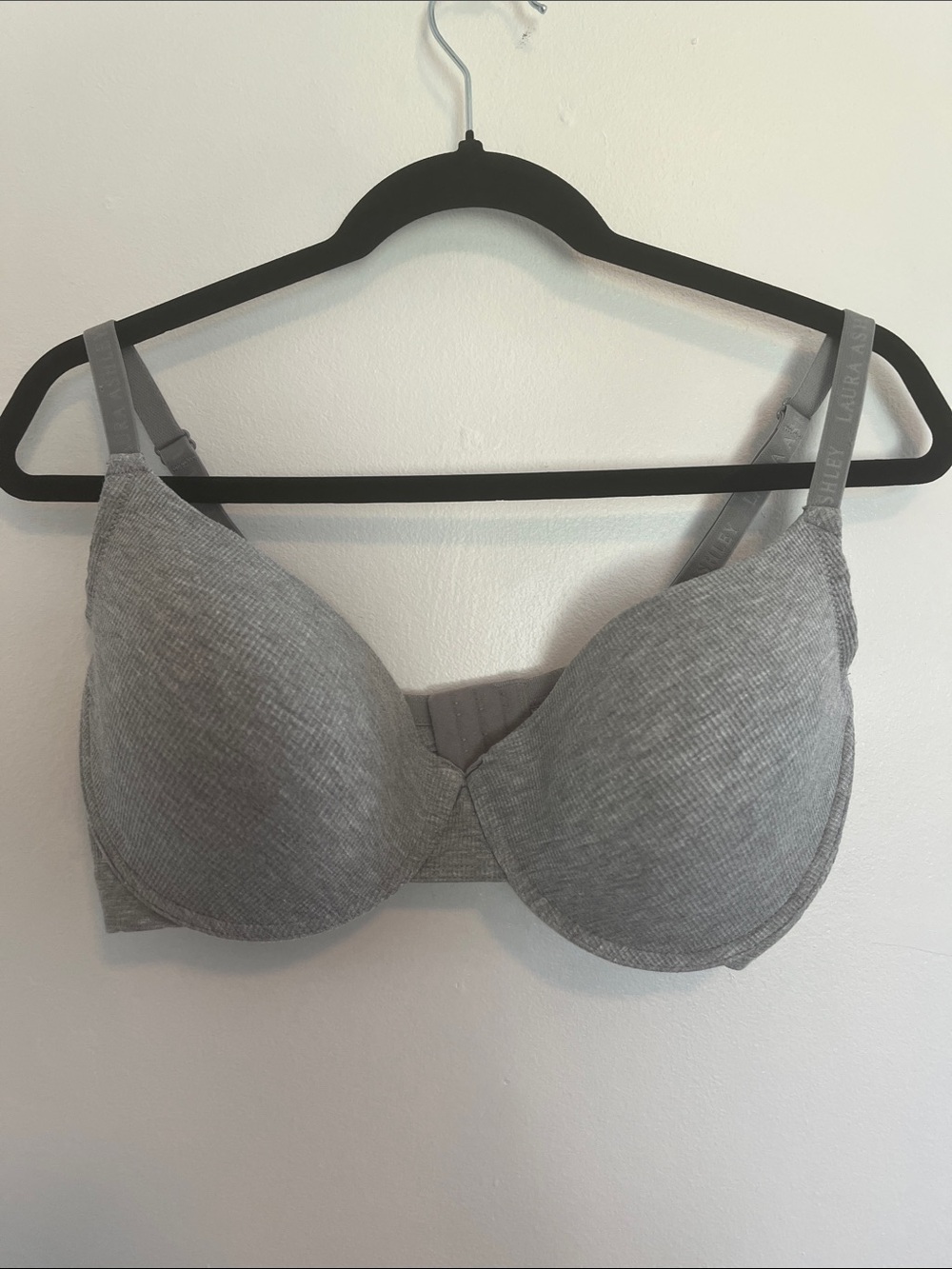 Laura Ashley Light Gray Molded UnderwireT-Shirt Bra Size 38DD